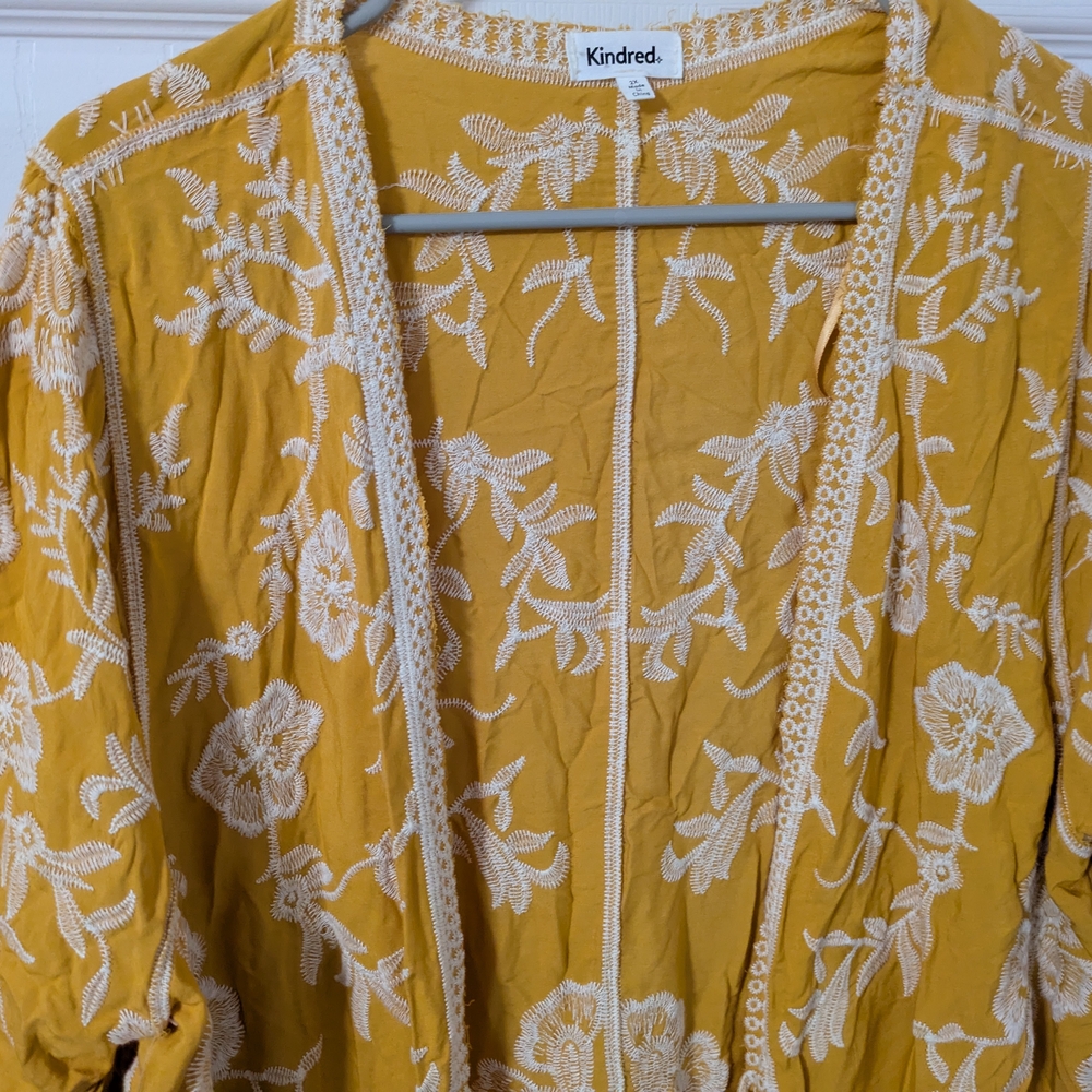 NWT Kindred Plus Embroidered Kimono Top - Picture 4 of 8